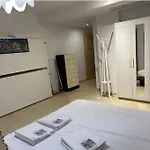 Nova 1 *